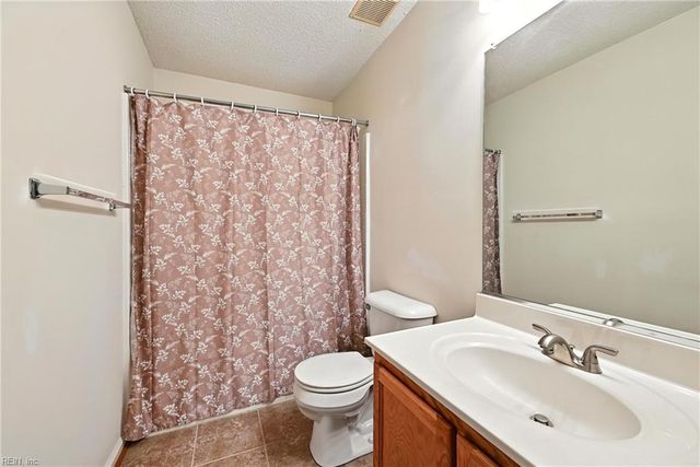 610 Holmes BLVD, Yorktown, VA 23692