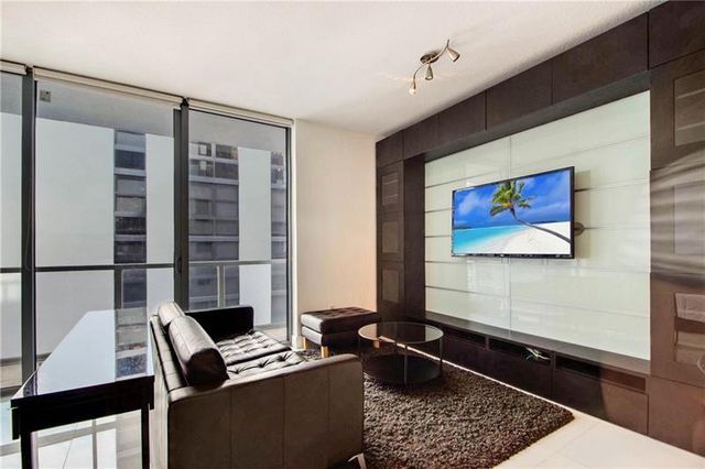 1050 Brickell Avenue 3222, Miami, FL 33131