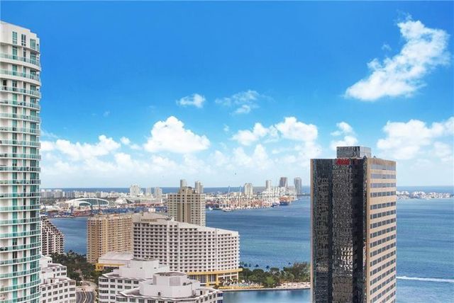 1050 Brickell Avenue 3222, Miami, FL 33131
