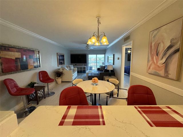 95 N Birch Road 302, Fort Lauderdale, FL 33304