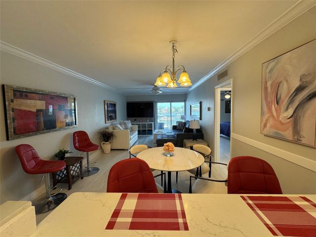 95 N Birch Road 302, Fort Lauderdale, FL 33304