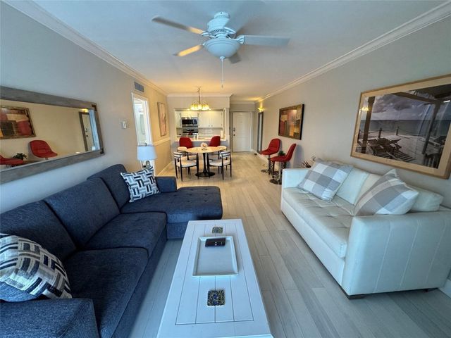 95 N Birch Road 302, Fort Lauderdale, FL 33304