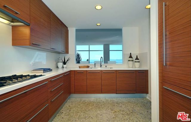 900 W Olympic Boulevard 44F, Los Angeles, CA 90015