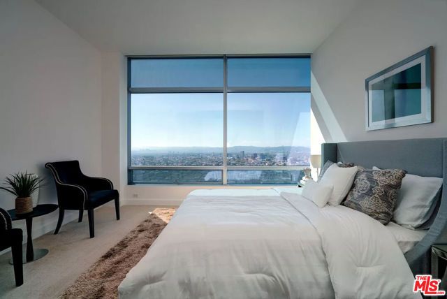 900 W Olympic Boulevard 44F, Los Angeles, CA 90015