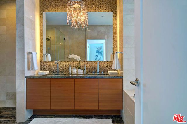 900 W Olympic Boulevard 44F, Los Angeles, CA 90015