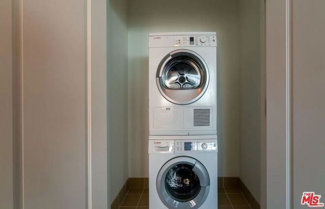 900 W Olympic Boulevard 44F, Los Angeles, CA 90015