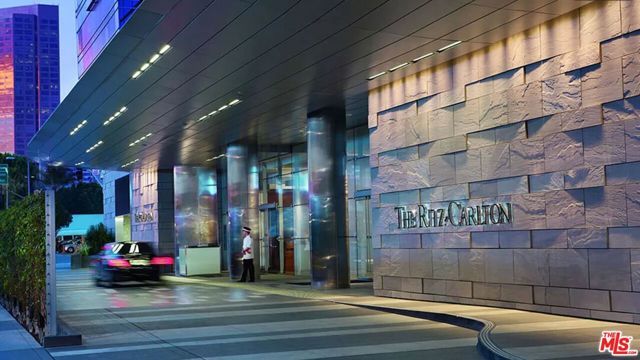 900 W Olympic Boulevard 44F, Los Angeles, CA 90015