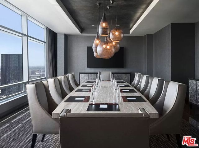 900 W Olympic Boulevard 44F, Los Angeles, CA 90015