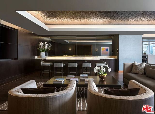 900 W Olympic Boulevard 44F, Los Angeles, CA 90015