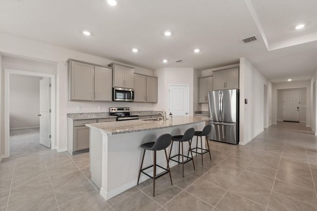520 158TH STREET E, Bradenton, FL 34212