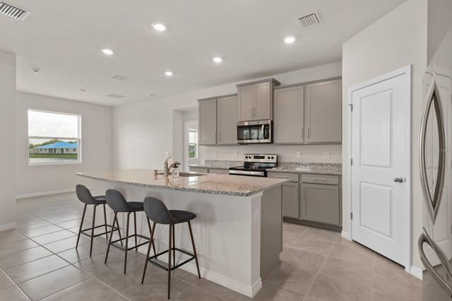 520 158TH STREET E, Bradenton, FL 34212