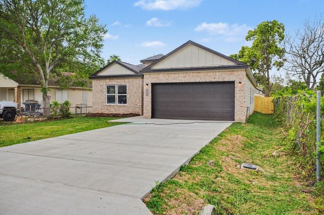 2301 Boss Street, La Marque, TX 77568