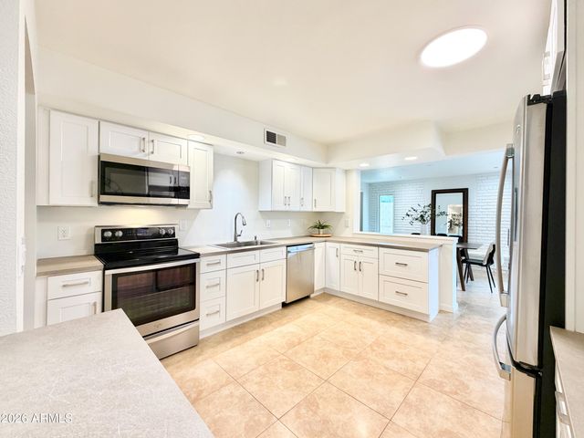 267 W HILLSIDE Street, Mesa, AZ 85201