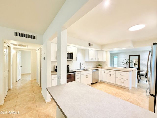 267 W HILLSIDE Street, Mesa, AZ 85201
