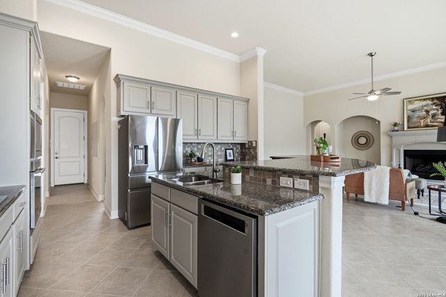 1522 Sun Mtn, San Antonio, TX 78258