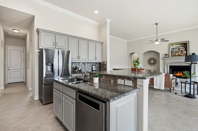 1522 Sun Mtn, San Antonio, TX 78258