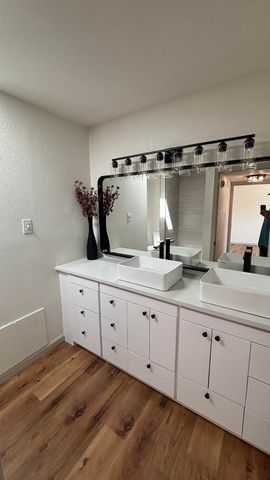 1804 Miracerros Place NE, Albuquerque, NM 87106