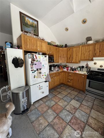 19911 State Route 165 E, Carbonado, WA 98323