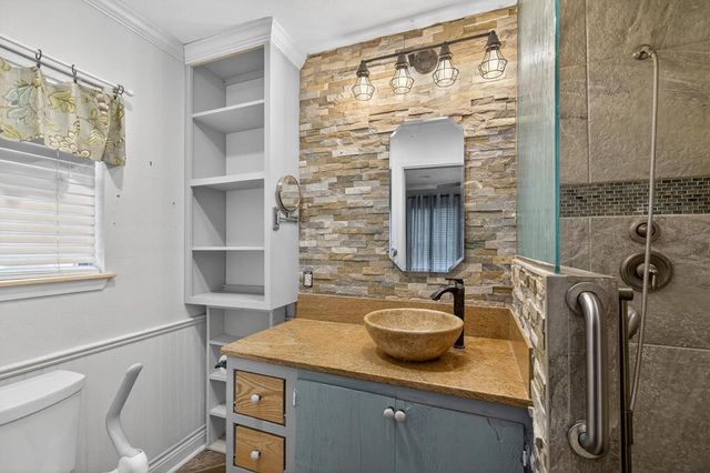 830 Crestview Dr, Corpus Christi, TX 78412