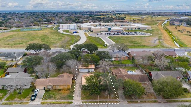 830 Crestview Dr, Corpus Christi, TX 78412