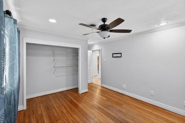 830 Crestview Dr, Corpus Christi, TX 78412