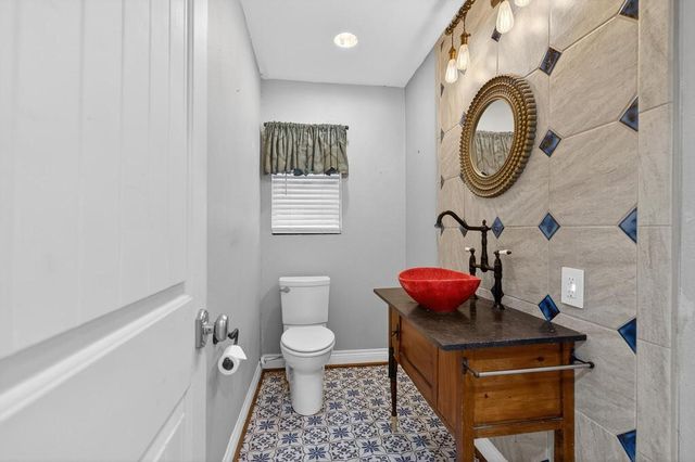 830 Crestview Dr, Corpus Christi, TX 78412