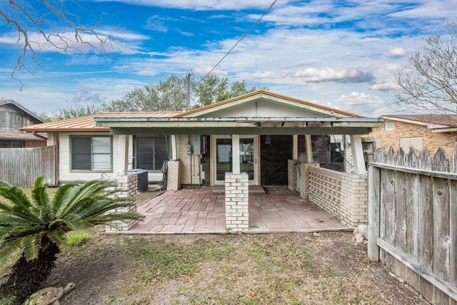 830 Crestview Dr, Corpus Christi, TX 78412