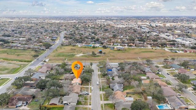 830 Crestview Dr, Corpus Christi, TX 78412