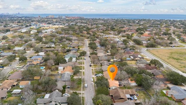 830 Crestview Dr, Corpus Christi, TX 78412