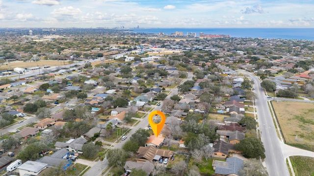 830 Crestview Dr, Corpus Christi, TX 78412