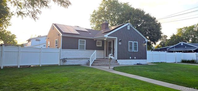86 Washington Avenue, Brentwood, NY 11717