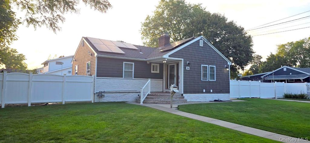 86 Washington Avenue, Brentwood, NY 11717 — photo 2
