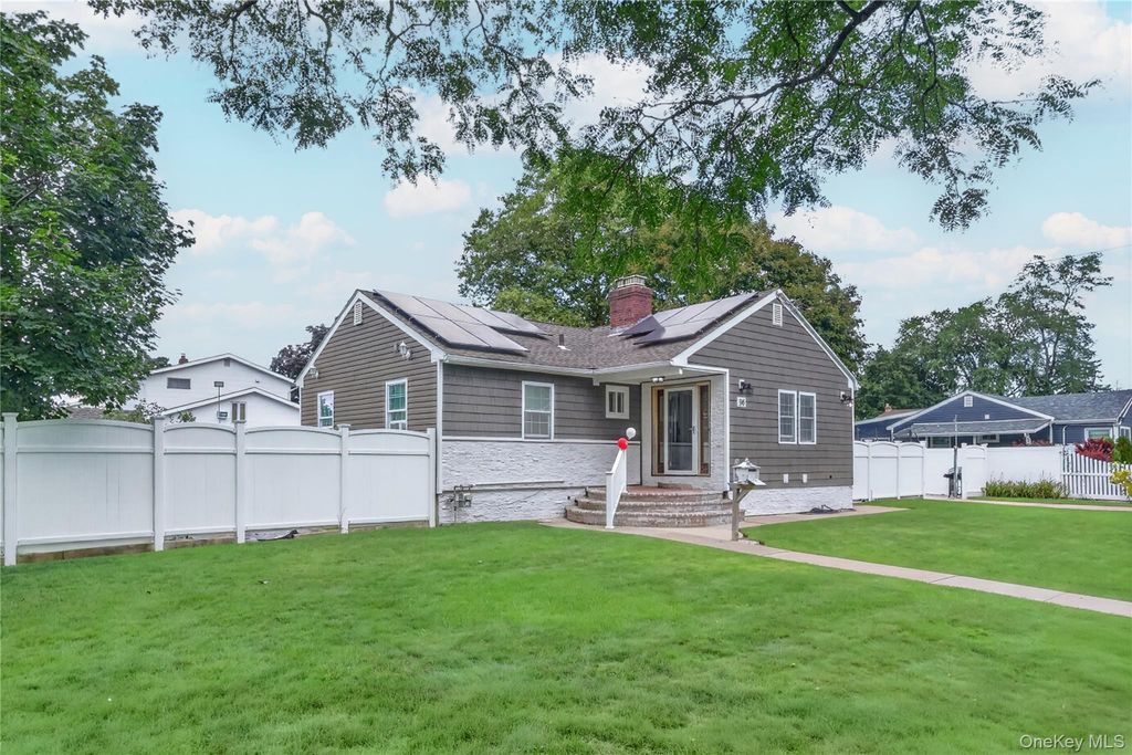 86 Washington Avenue, Brentwood, NY 11717 — photo 3