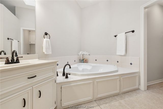 4505 Kensington, Bryan, TX 77802