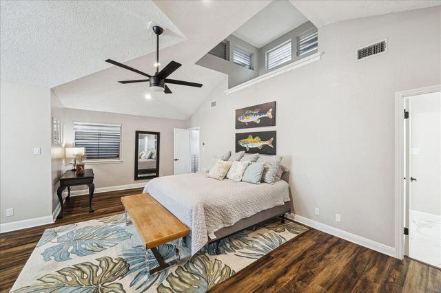 1330 Coral Way, Tiki Island, TX 77554