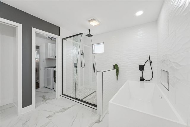 1330 Coral Way, Tiki Island, TX 77554