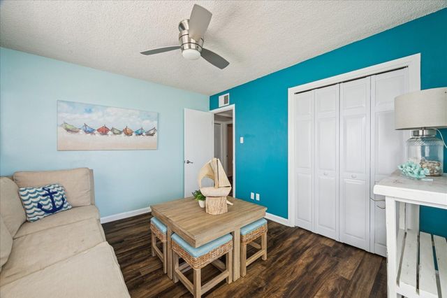 1330 Coral Way, Tiki Island, TX 77554