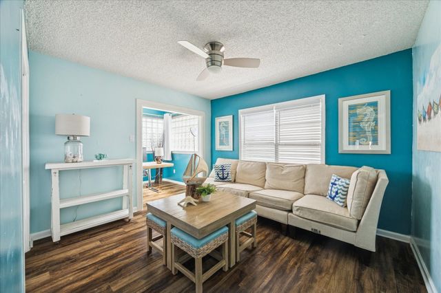 1330 Coral Way, Tiki Island, TX 77554