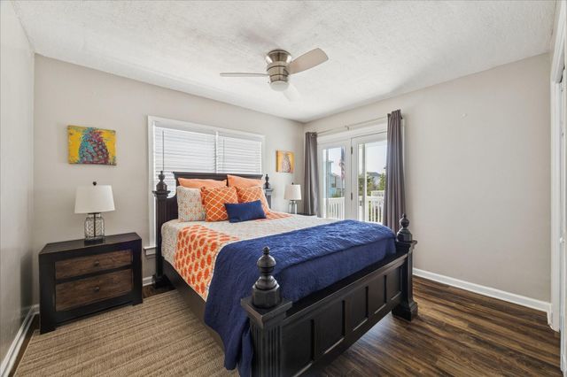 1330 Coral Way, Tiki Island, TX 77554