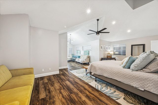 1330 Coral Way, Tiki Island, TX 77554