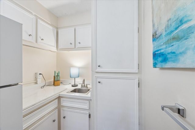 1330 Coral Way, Tiki Island, TX 77554