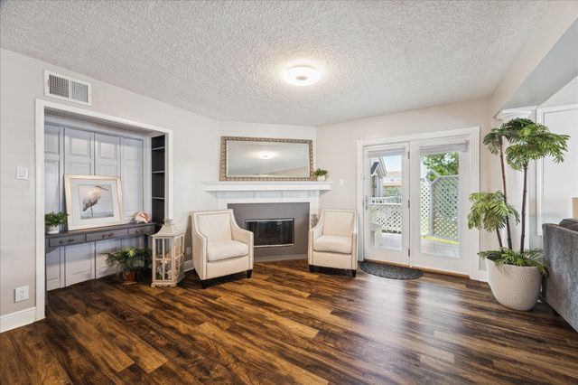 1330 Coral Way, Tiki Island, TX 77554