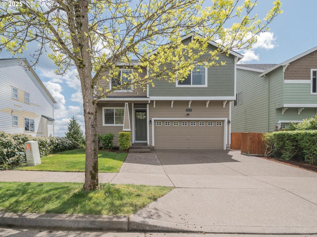 13052 Se MEADEHILL Ave, Happy Valley, OR 97086