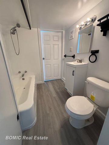 106 S Chilson Street, Bay City, MI 48706