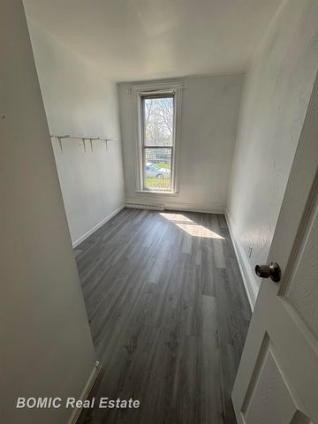 106 S Chilson Street, Bay City, MI 48706