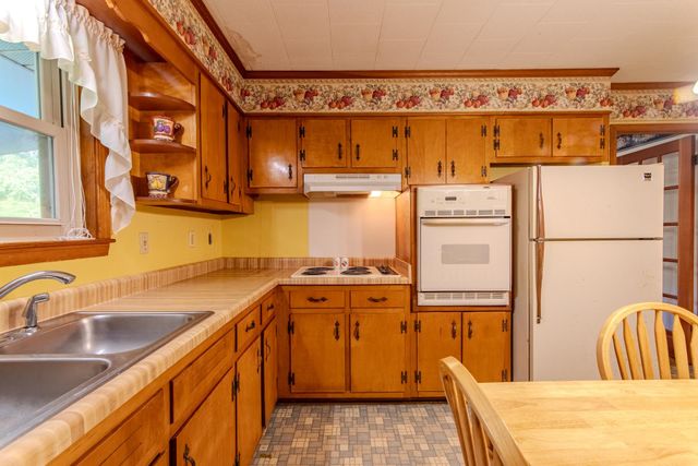 7775 PEA VINE RD, Middleton, TN 38052