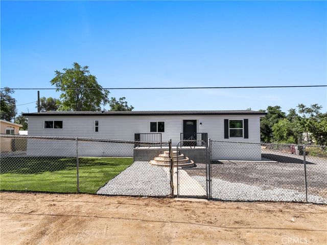 21133 Kinney, Perris, CA 92570