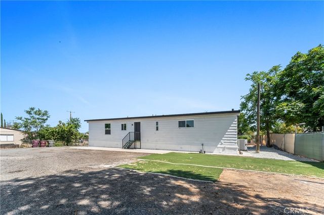 21133 Kinney, Perris, CA 92570