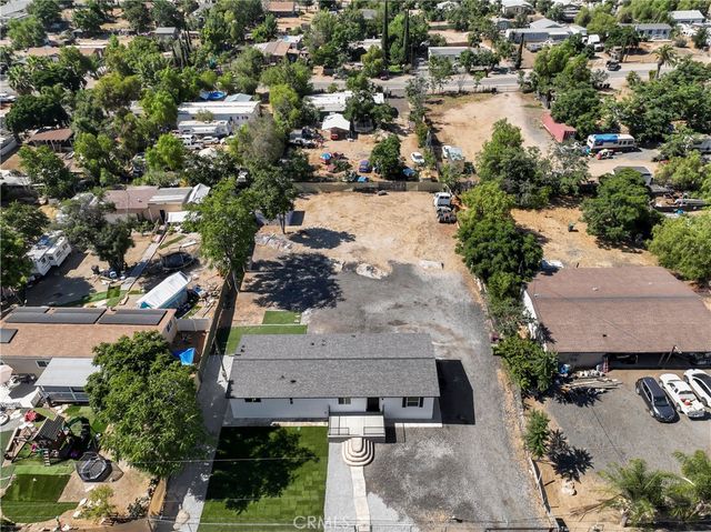 21133 Kinney, Perris, CA 92570