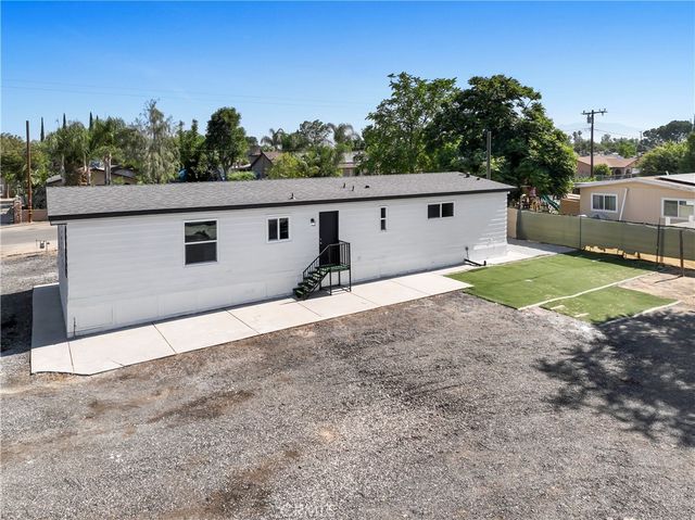 21133 Kinney, Perris, CA 92570